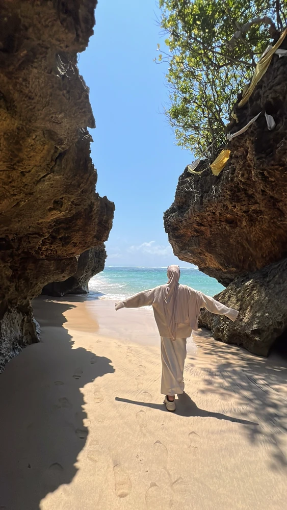 GIF diunggah oleh ifaa