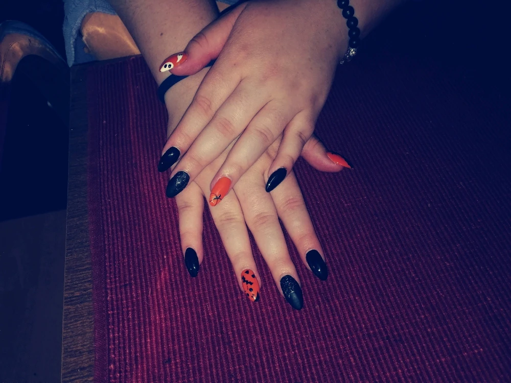 Halloween nails