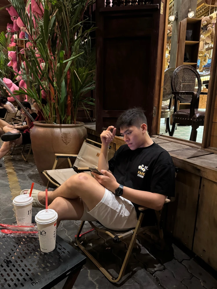 GIF được Lộc tải lên