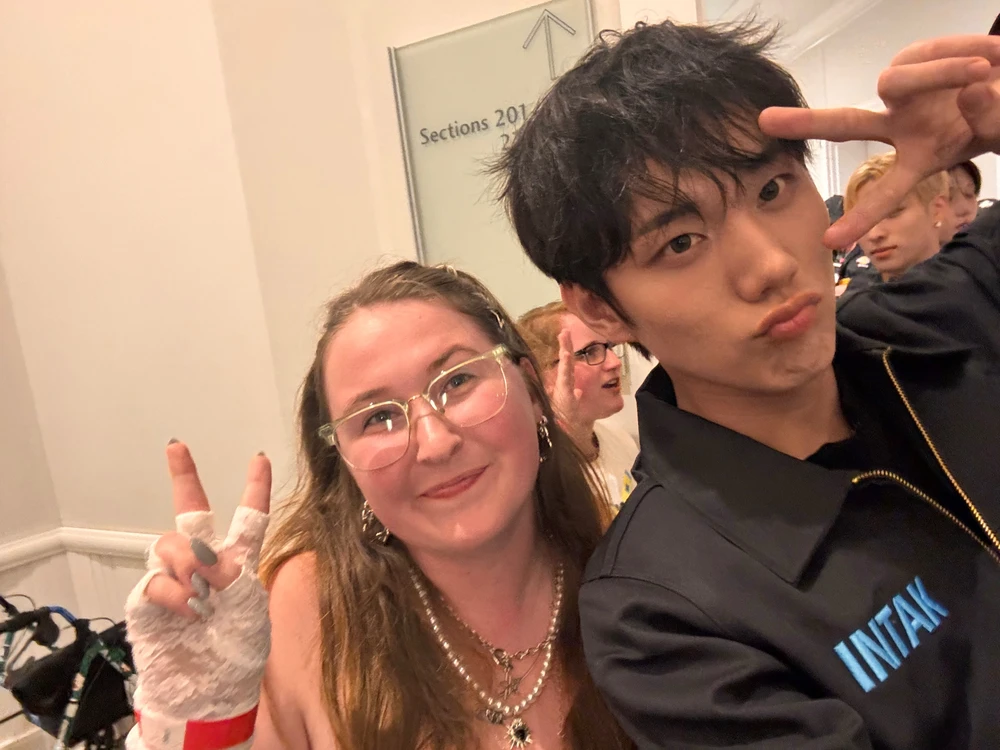 I-upload ni Kayla ang larawan