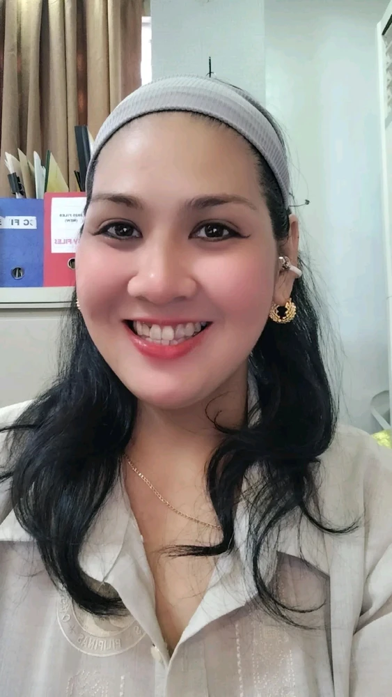 Smiley Chiq 上傳的 GIF