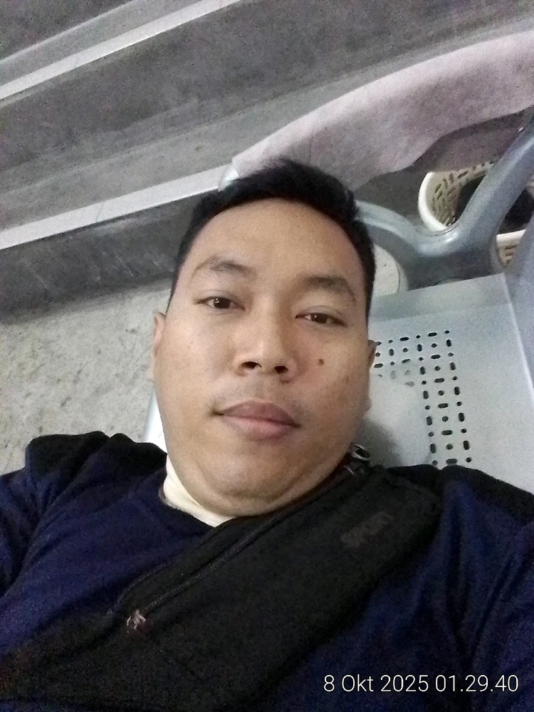 GIF diunggah oleh Hendrik