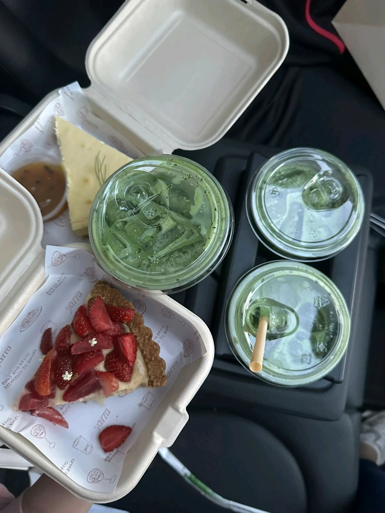 GIF diunggah oleh Clody