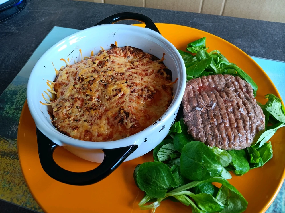 Gratin de potimarron, steak haché et mâche