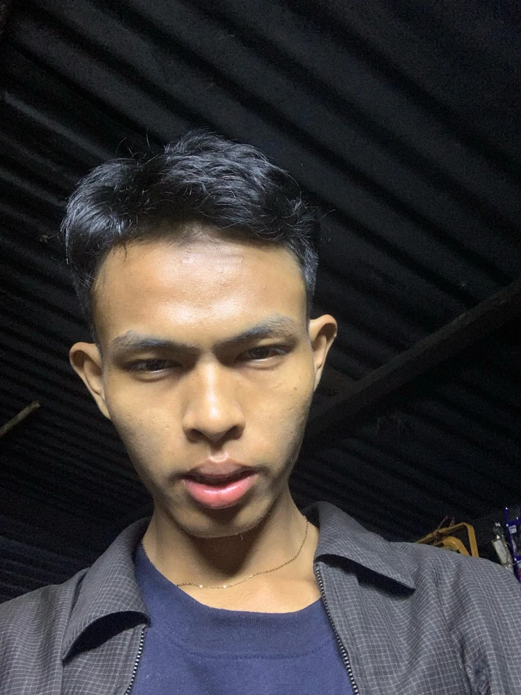 GIF uploaded by Zay Yan