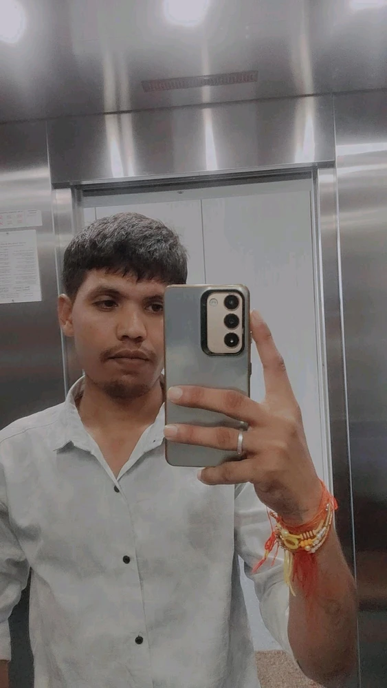 GIF gi-upload ni Rakesh  sharma