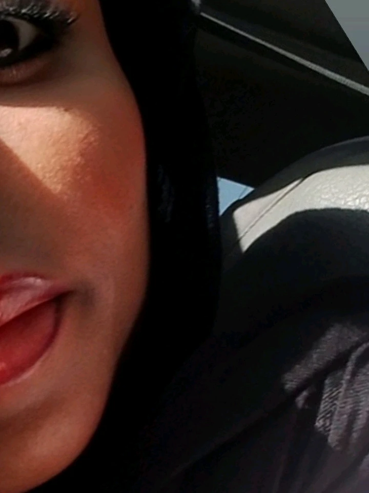 GIF tso los ntawm Soo