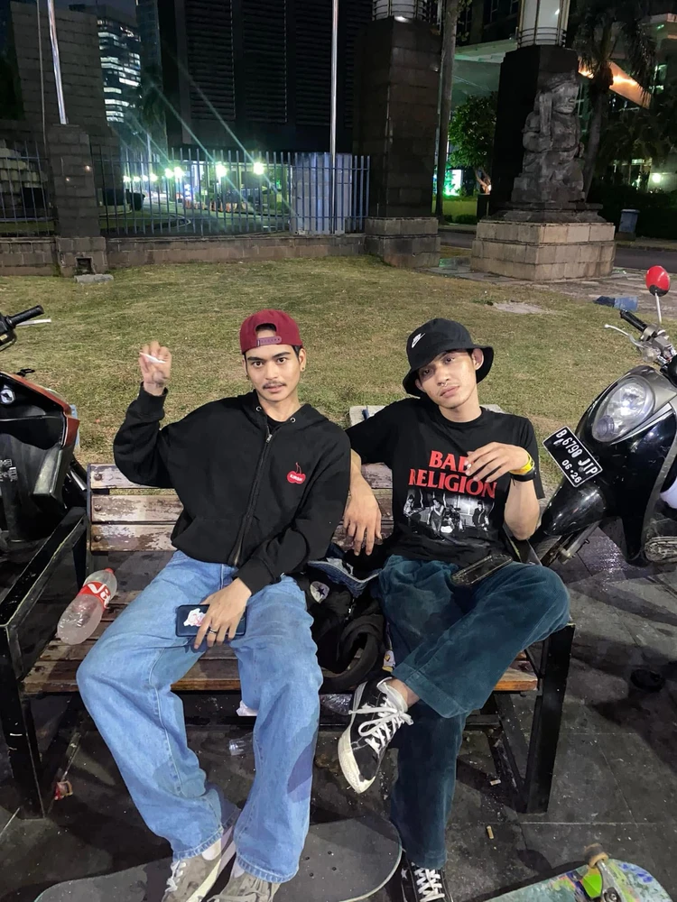 GIF diunggah oleh Sean