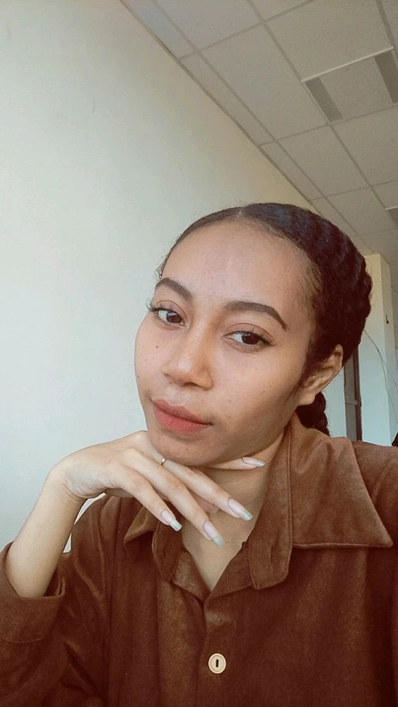 GIF diunggah oleh Bella