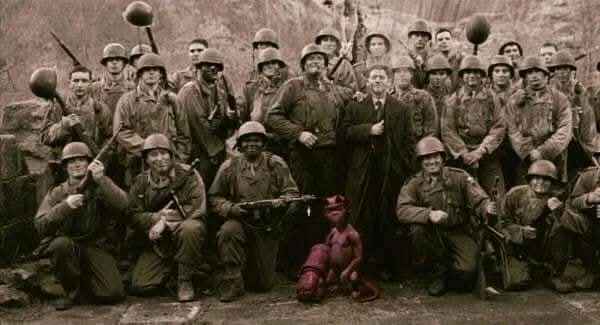 Un día como hoy pero de 1944 en Escocía la Agencia de Investigación y Defensa Paranormal o BPRD encontró a Hellboy después de que Rasputín abriera un portal para traer a los dioses primigenios a la tierra.