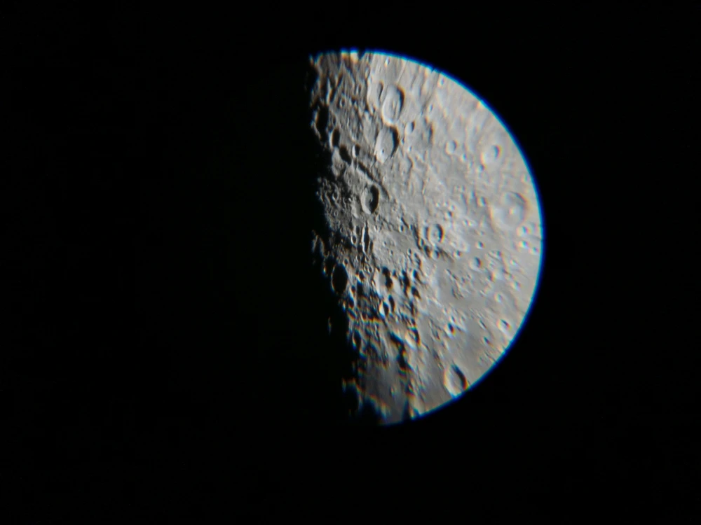 Photos with the largest magnification I can currently achieve of the moon