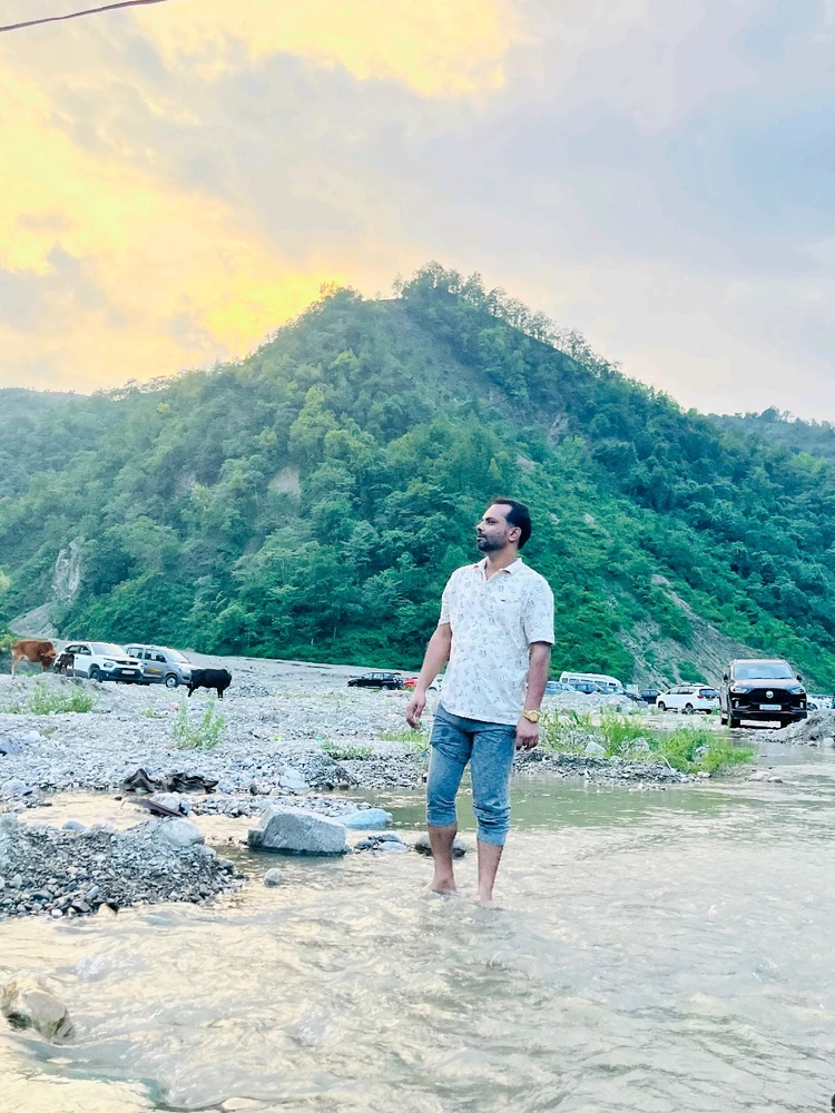 I-upload ni Vinod Mauryya ang larawan