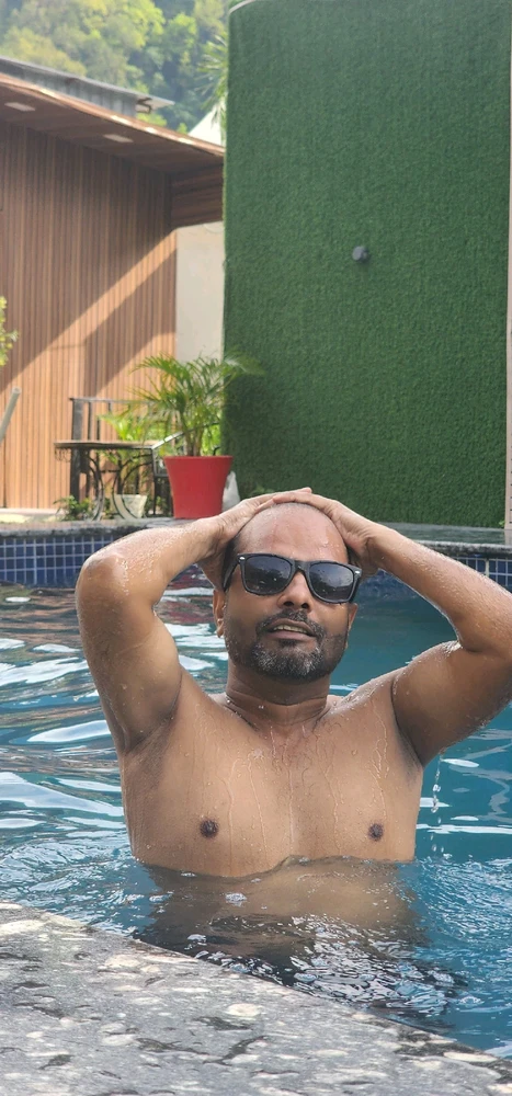 I-upload ni Vinod Mauryya ang larawan