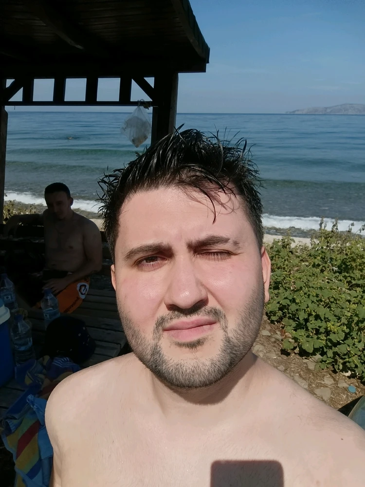 GIF gi-upload ni Arda