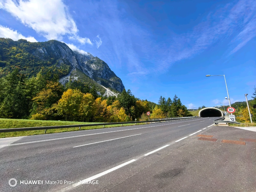 Let life slow down and enjoy small mome
-A Trip to the Austrian Lake District