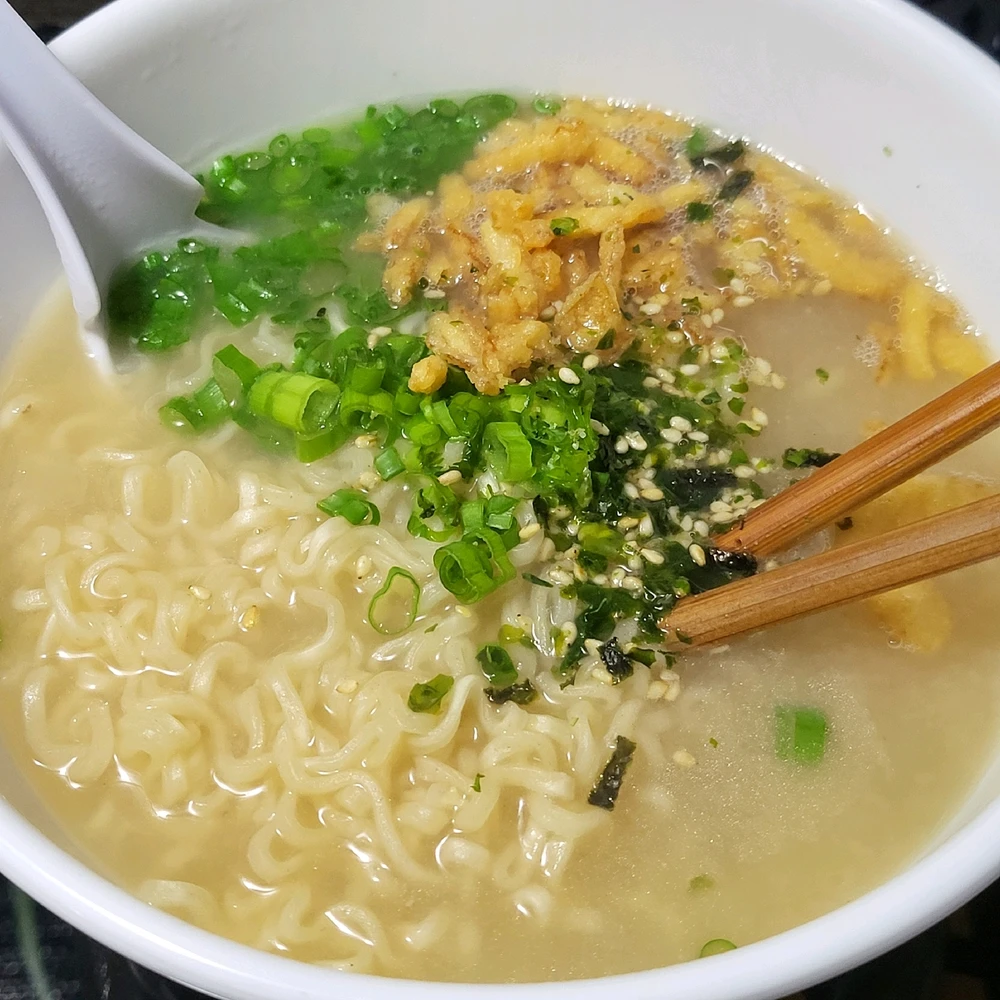 GIF uploaded by 𝑺𝑨𝑴𝑯𝑨𝑰𝑵