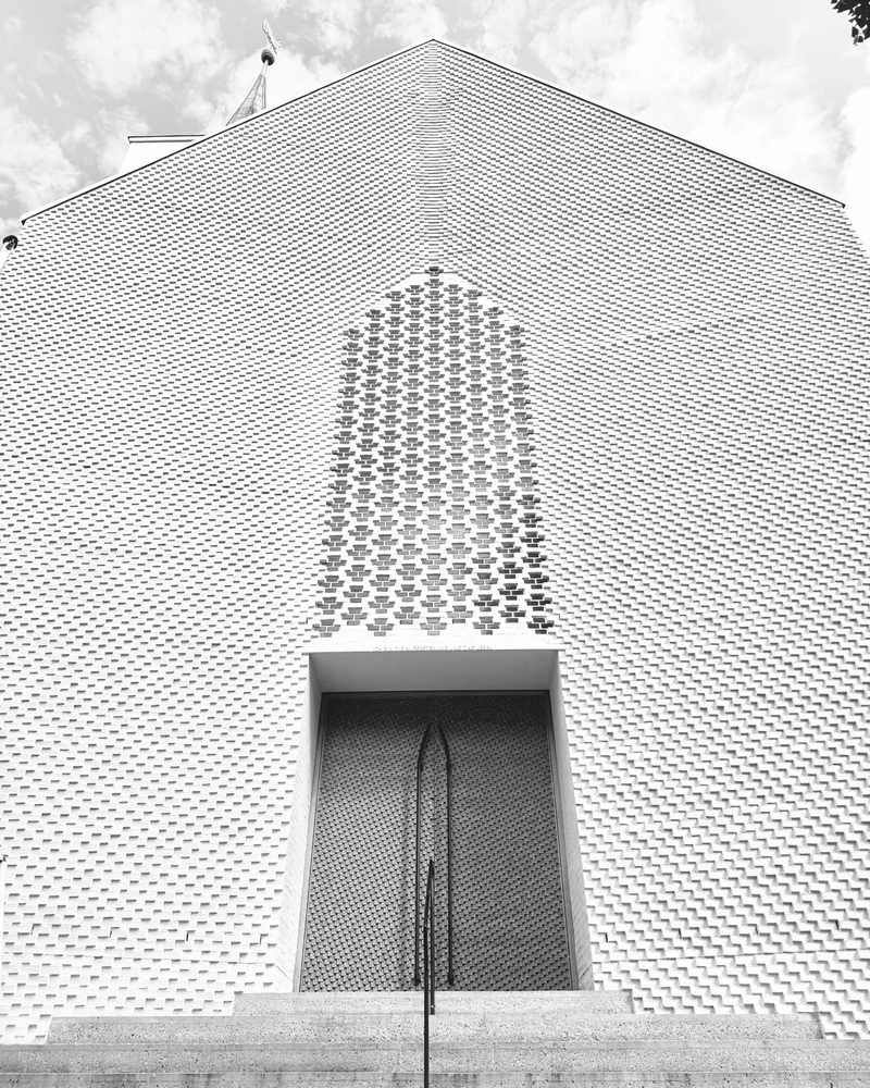 Black and white photo version.