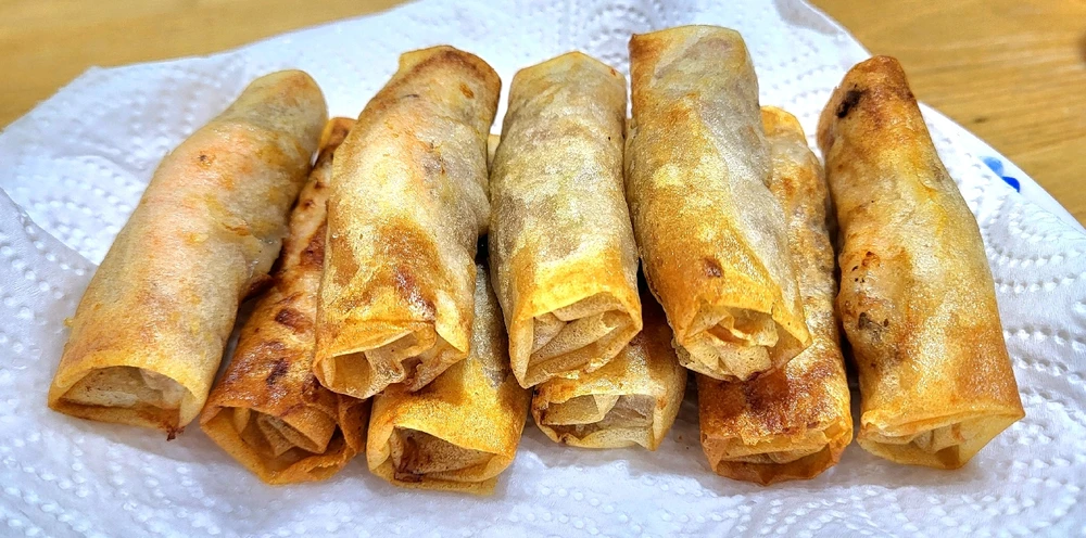 GIF uploaded by Tofu 🍜🍗🍟