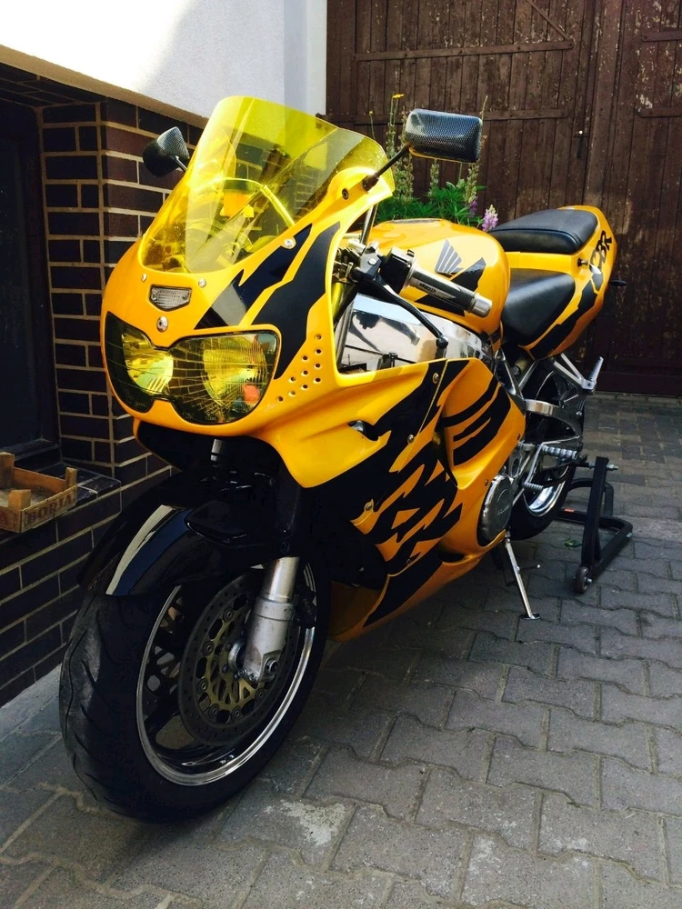 Kleines Schmuckstück sc31 glaub ich. Uppsi