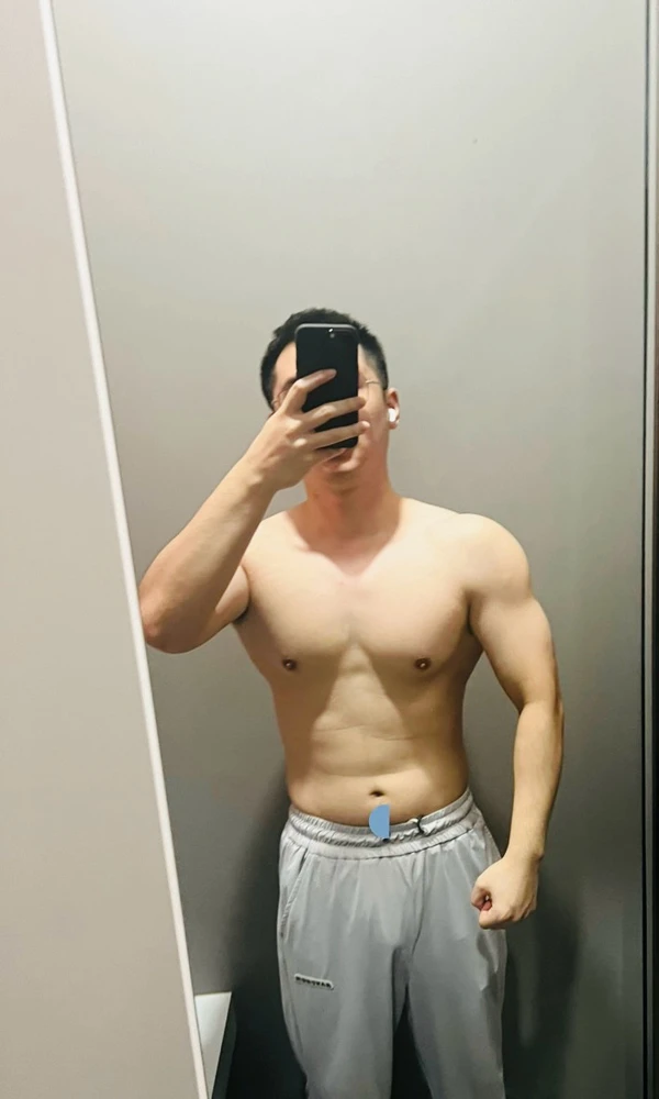 李柏雄上传的GIF