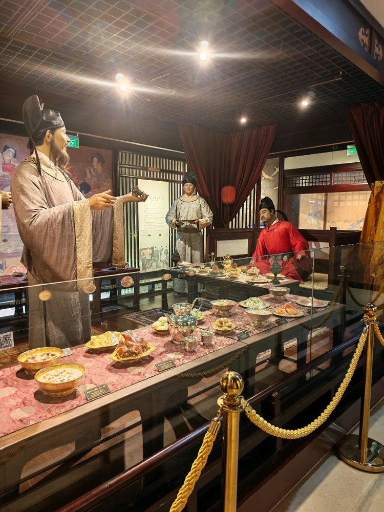 Feel like a Chinese noble.