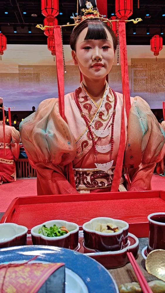 Feel like a Chinese noble.