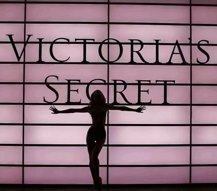 GIF uploaded by Mally