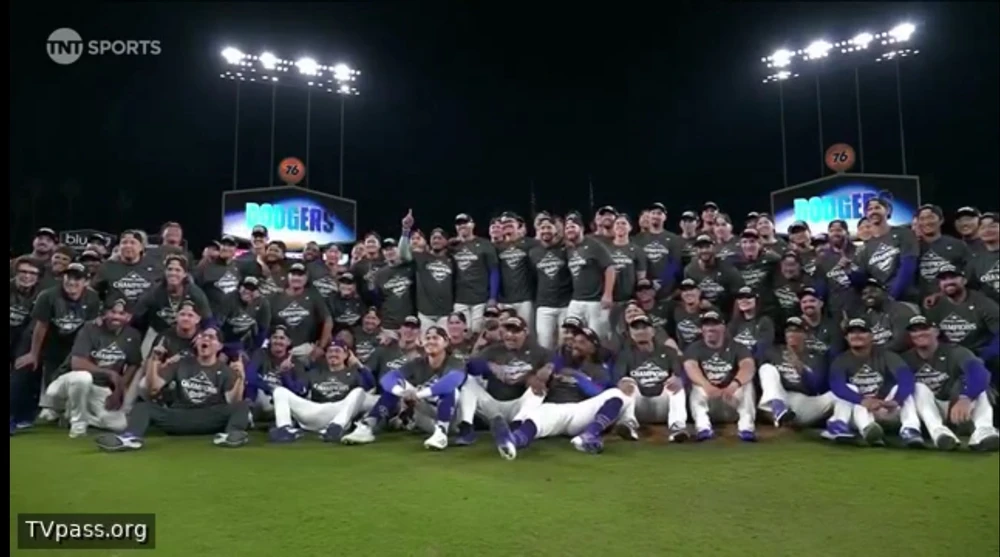 GIF uploaded by Abraham