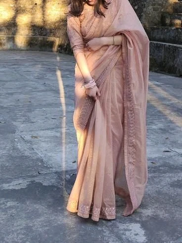 Guess what this traditional outfit called ? 👀