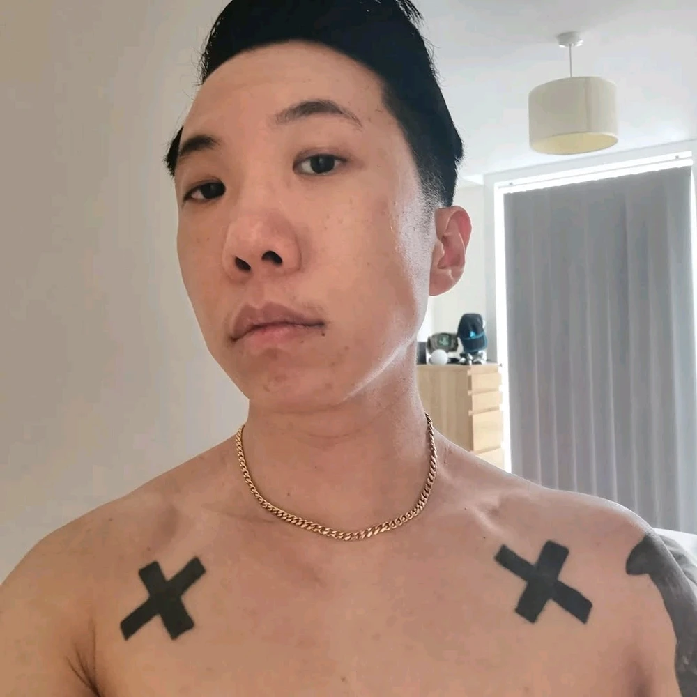 London UK, looking for girls 👀