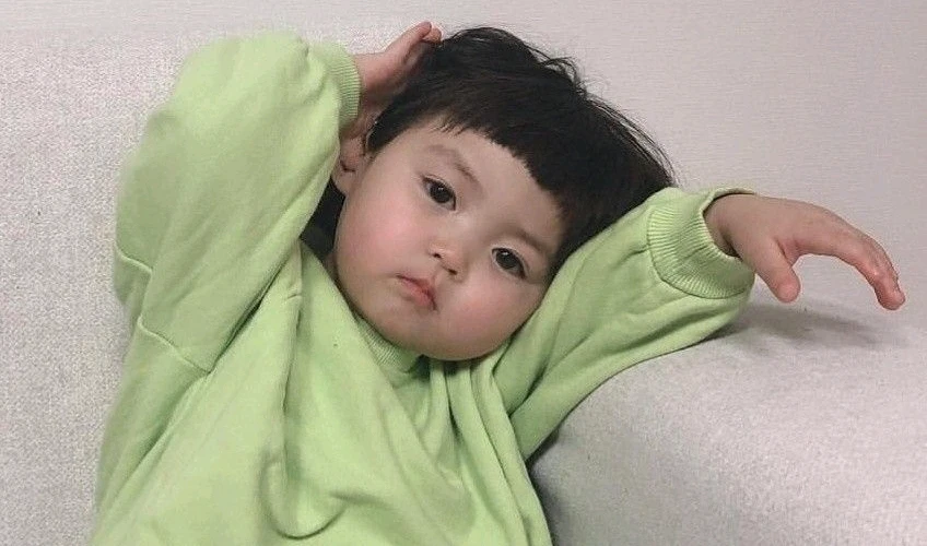 Alguém que me faça esquecer o tédio em que me encontro