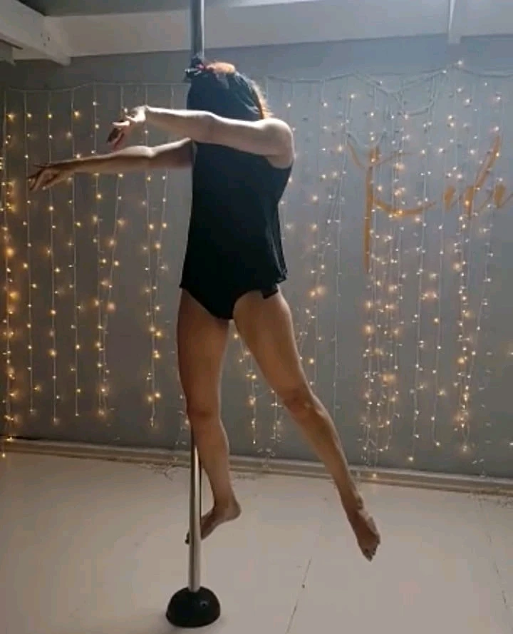 GIF uploaded by Julia