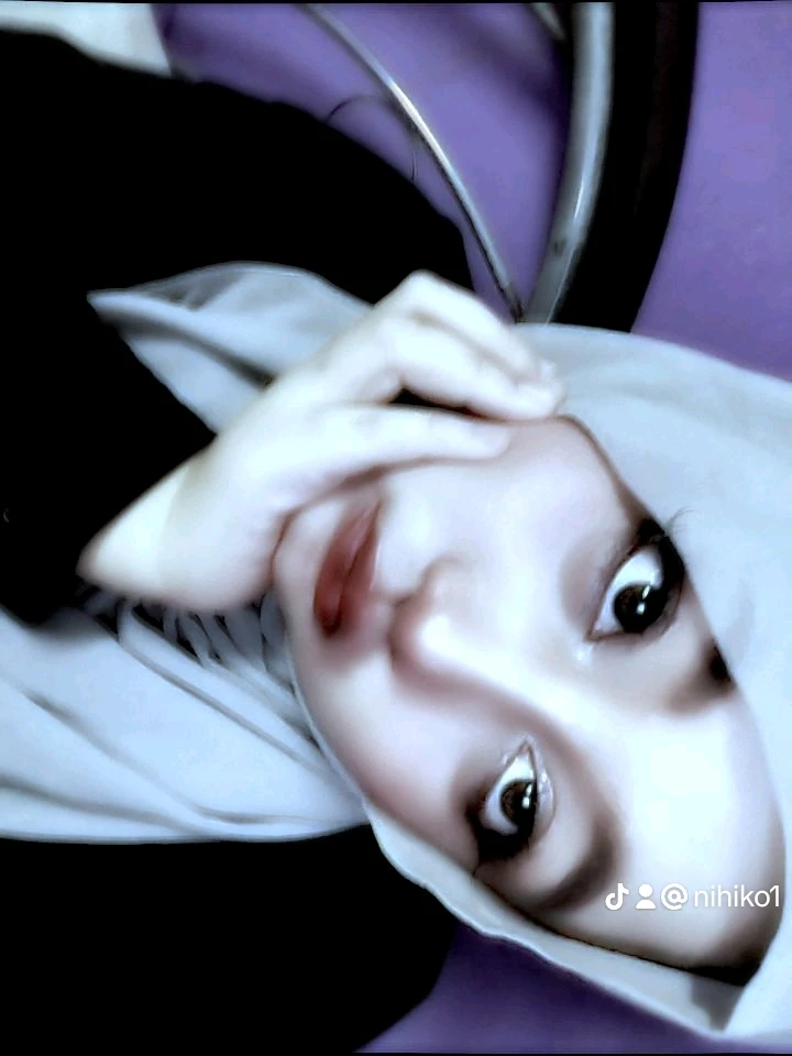 GIF gi-upload ni Miya