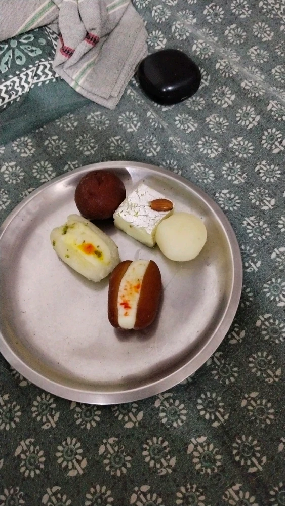 GIF tso los ntawm Saurabh Sharma