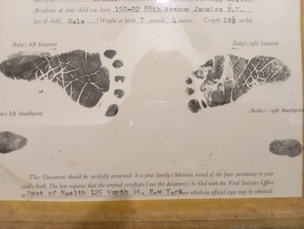 50 χρόνια γεμάτα ζωή...
Ναι! Νιώθω ευγνωμοσύνη για το γεγονός ότι ζω, για το γεγονός ότι γεννήθηκα. Δεν μεγαλώνω, εξελίσσομαι! Κάθε κεράκι μία εμπειρία, κάθε ανάσα μία ιστορία, γι’ αυτό τιμώ τα χρόνια μου, γιατί απλά είναι δικά μου ένα προς ένα!
Είναι η δική μου Ιστορία...