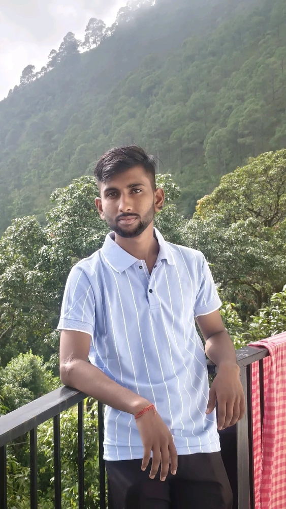 GIF na in-upload ni Divyansh yadav