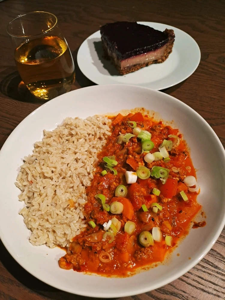 Reis mit Ayvarsoße und Blaubeer-Puddingkuchen