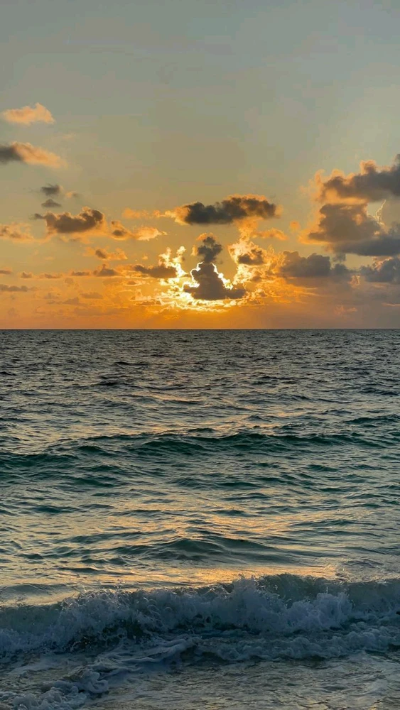 No dejemos que las sombras del pasado oscurezcan el presente ✨🌄