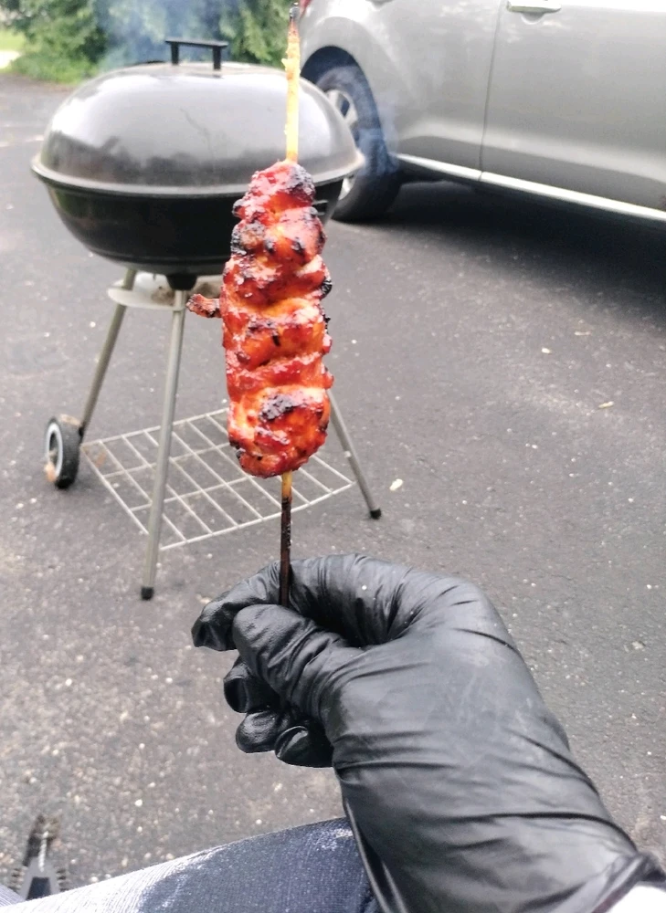 This is a puertorrican street food called Pinchos