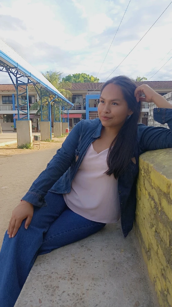 Solo una mente educada 
Puede comprender
Un pensamiento 
Diferente al suyo ✨📖

Aristóteles