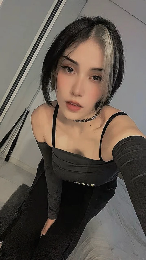 Lov this top! 🖤✨