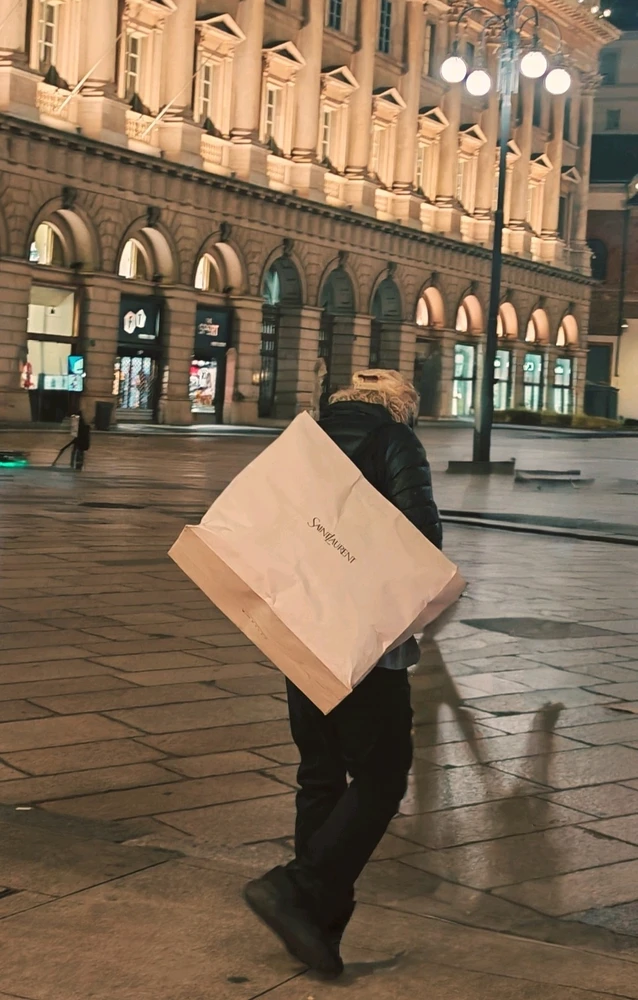 GIF uploaded by Julia