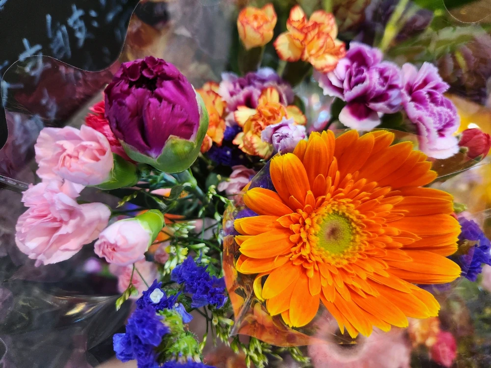 Stay positive... Stay strong... Stay 
humble... Shine bright! No matter 
how much darkness you are 
surrounded by... 💖✨️

🌻🪻🌼🌷🌺⚘️🌸