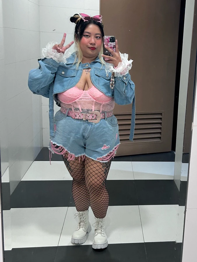 I-upload ni Reyna ang larawan