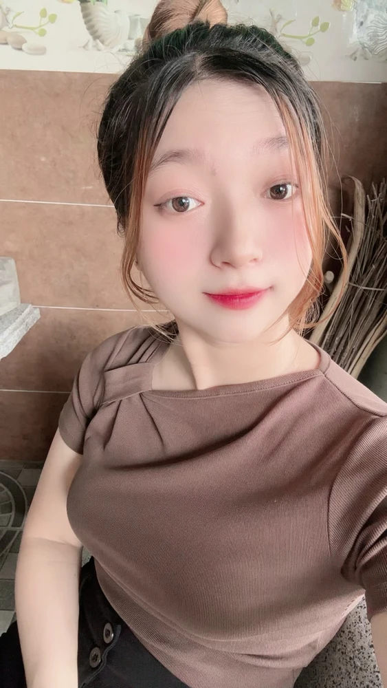 GIF được Hạnh tải lên