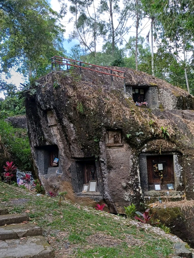 Menhirs and stone graves