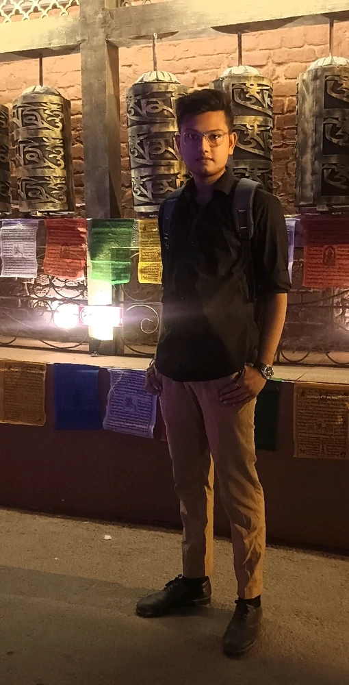 GIF gi-upload ni Aditya Chakraborty