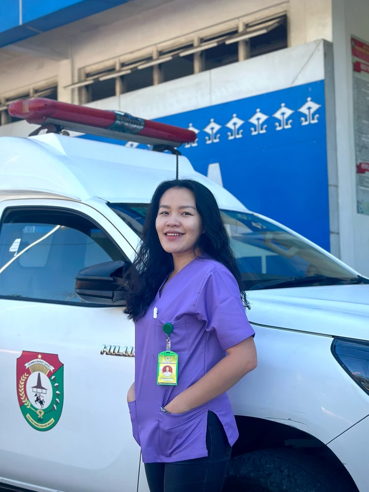 About the 4-wheeled vehicle behind me, this is the MOST LUXURY car I've ever known. It had been filled with healthy people and sick people. Usually filled with sweat, blood, laughter, screams, the beginning yet the end of life even the most sincere prayers in the universe. Ambulance!