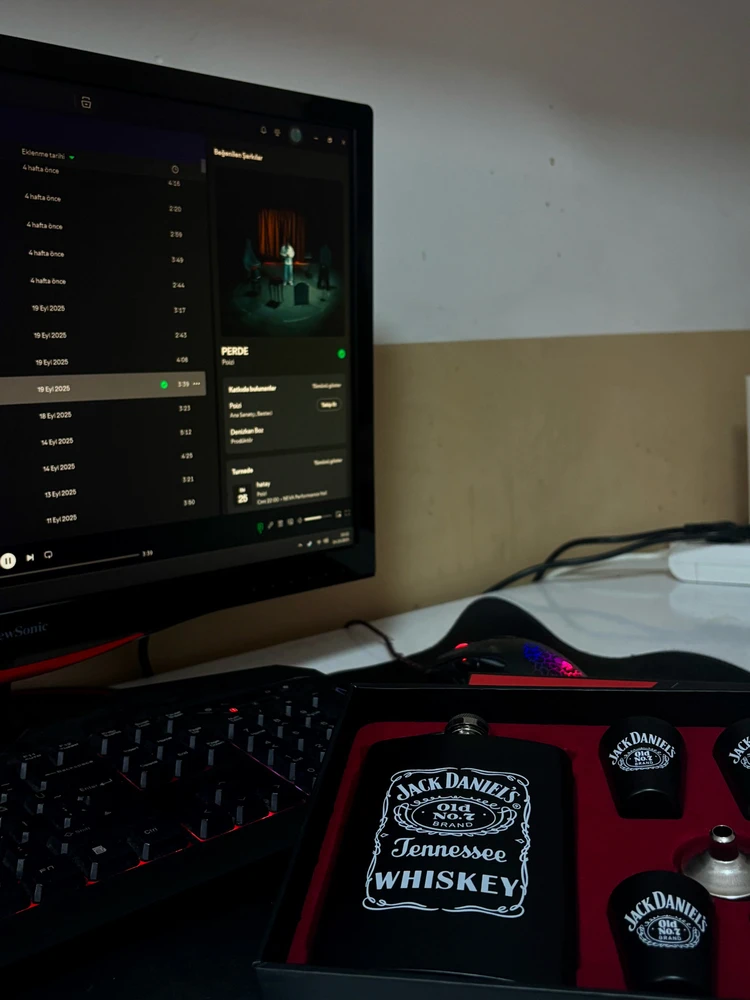 GIF uploaded by Anıl