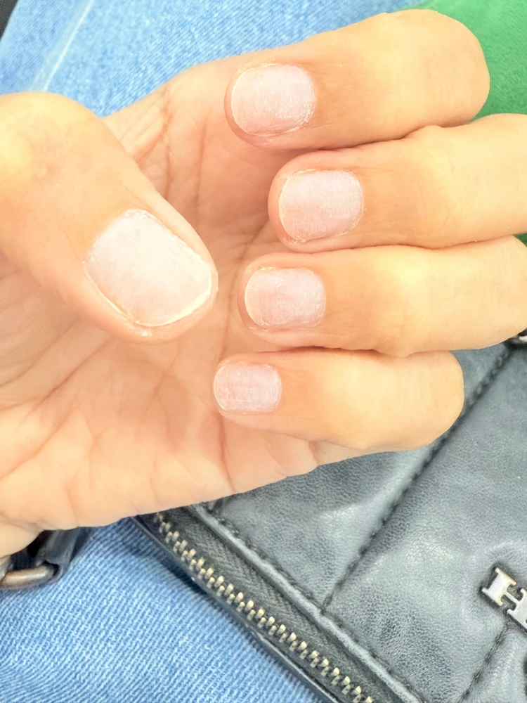 "Happiness is freshly painted nails."💗